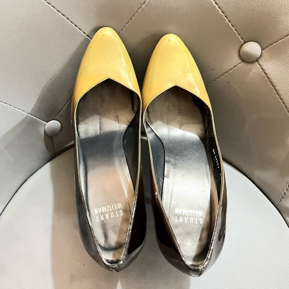 Stuart Weitzman dual-contrast color patent leather pumps - Picture 2 of 5